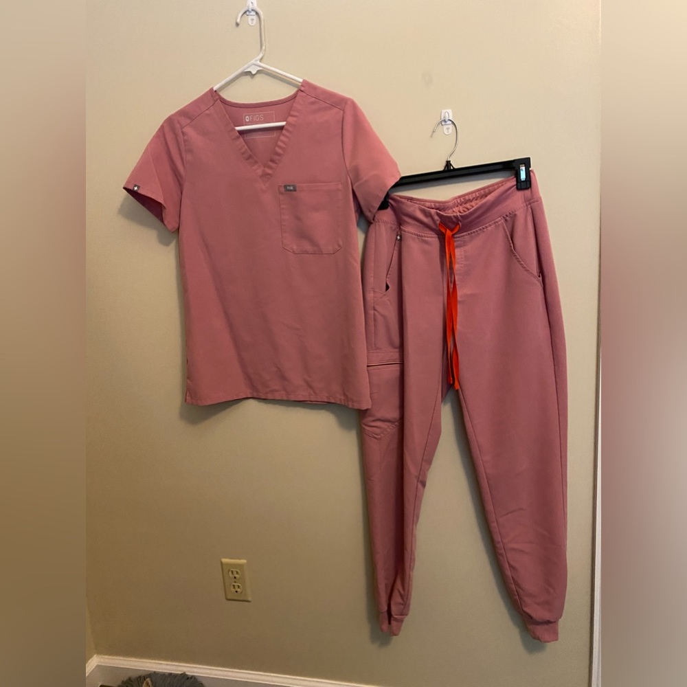 Light pink scrub set